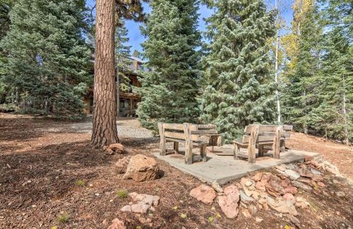 Meadow View Heights House | Duck Creek Village Cabin with Deck on Half Acre