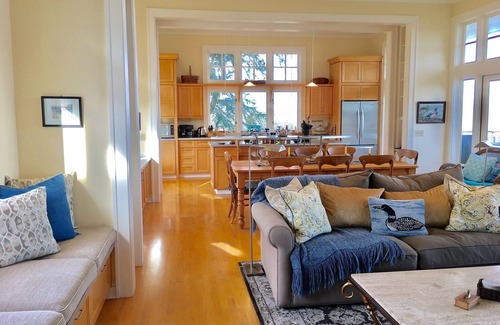 Port Angeles House | Duck Pond Beach House on Freshwater Bay @ Elwha River Mouth/3 kings/sleeps 6