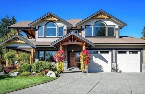 Courtenay House | Duck Pond Oasis with Hot Tub & Gym! (Pet-Friendly!)