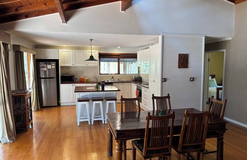 Woodend House | Duck Tree Lodge - Bush Retreat, Macedon Ranges