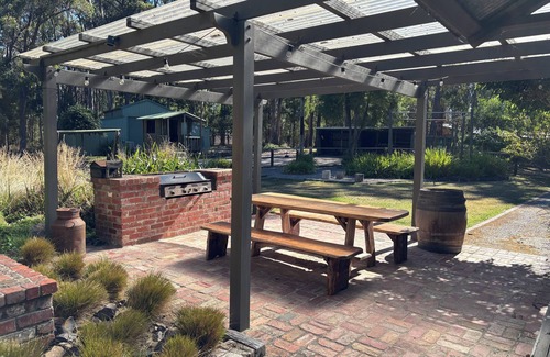Woodend House | Duck Tree Lodge - Bush Retreat, Macedon Ranges