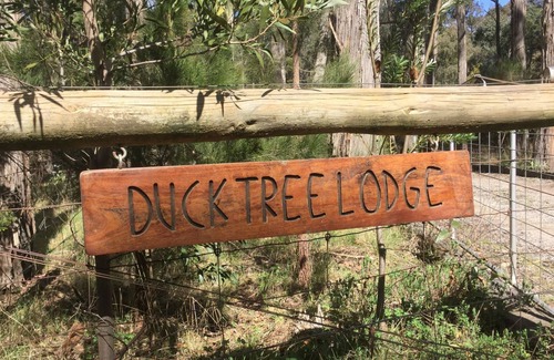 Woodend House | Duck Tree Lodge - Bush Retreat, Macedon Ranges