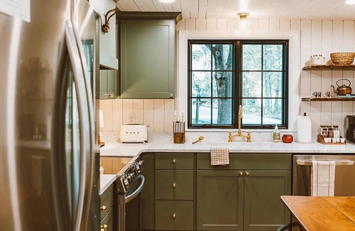 Gatlinburg Cottage | Dudley Creek Cottage; cozy little cottage. Hot tub + fire pit + arcade!
