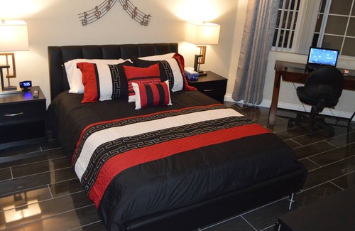 Winchester Condo | Duel Master Suit near the Las Vegas Strip & Convention Center