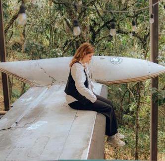 Medellin Other | Duerme En Un Avión