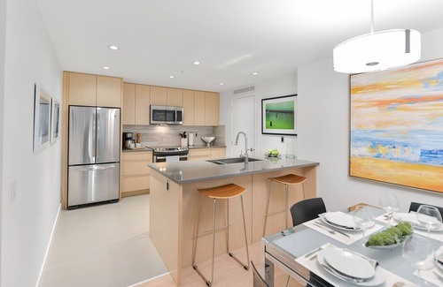 James Bay Condo | Duet Executive Stay S