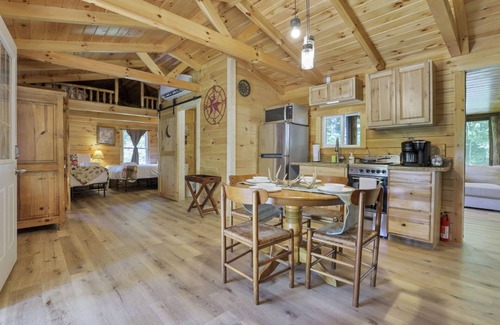 Logan Cabin | Duke's Getaway At Big Branch #00805