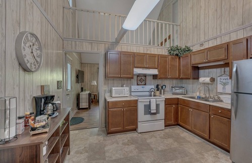 Durham House | Duke University 3BR King Retreat