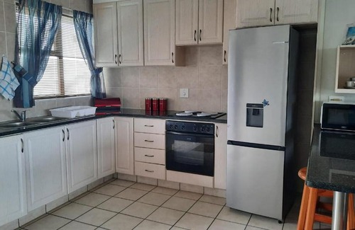 Manaba Beach Apartment | Dumela Margate Flat No 30