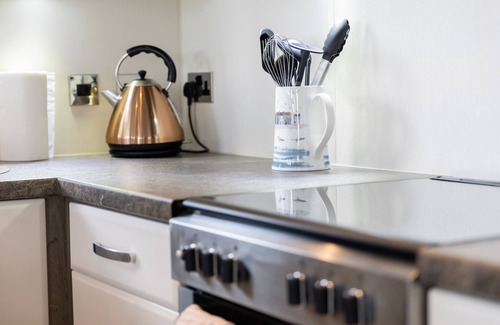 Mudeford Cottage | Dun a Ri - a Sandhills lodge providing a coastal sanctuary.