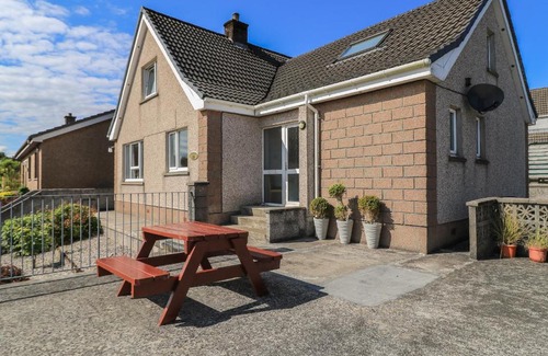 Stornoway House | Dunard Villa