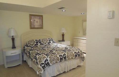 Bahamia West Villa | Dundee Bay Villas