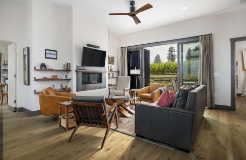 Dundee House | Dundee Hills Villa