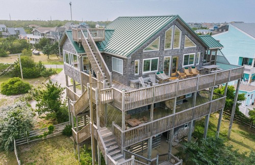 Salvo Cottage | Dune Haus ~ Lovely Oceanfront Cottage Private Cape Hatteras Beach HotTub Lift