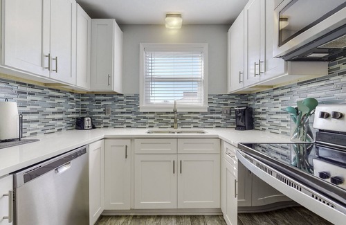 Destin Apartment | Dune It Right! Steps to gated beach~pool~water park