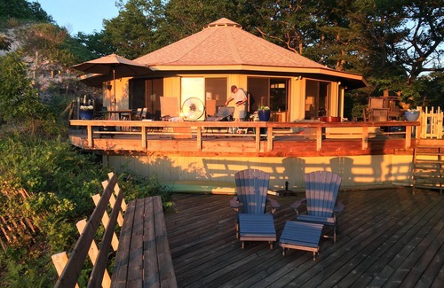 Shelby Cottage | Dune Top Romantic Solitude & Awe-Inspiring Panoramic Lake Michigan Views