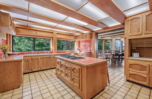 North Bend House | Dunecastle - Private Setting and Coastal Views (no direct dune access)