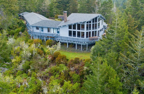 North Bend House | Dunecastle - Private Setting and Coastal Views (no direct dune access)