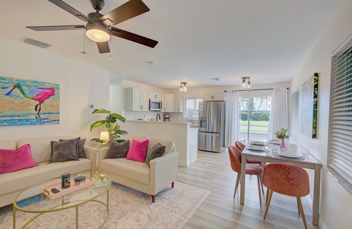 Dunedin Condo | Dunedin Csy Exceptionally Clean King Beds Modern Fresh Remodel Dogs Welcome