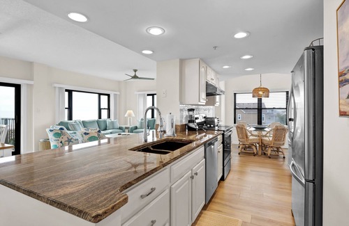 Shell Island Condo | Duneridge 1301 - Newly remodeled oceanfront 3br end unit!