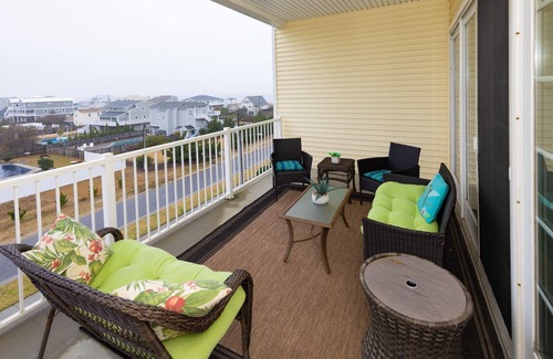 Sandbridge Condo | Dunes #319- Pool, Ocean, Updated!