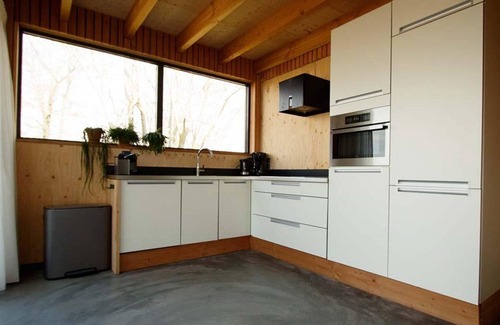 Egmond aan den Hoef Apartment | Dunes of Egmond is located in the middle of the dune area of ​​Egmond-Binnen. 1.5km from the beach. Very private, in nature and great for children.