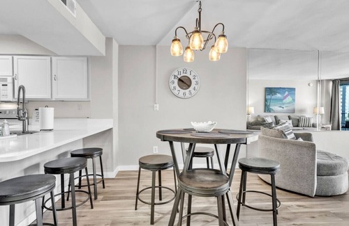 Thomas Drive Apartment | Dunes of Panama A402