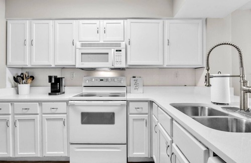 Thomas Drive Apartment | Dunes of Panama A402