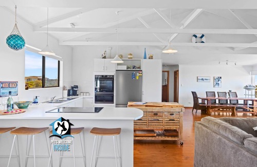 Limestone Coast House | Dunes + Stunning Sea Views at Wolfgang’s Shack