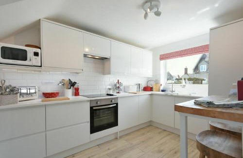 Bamburgh House | Dunford Cottage