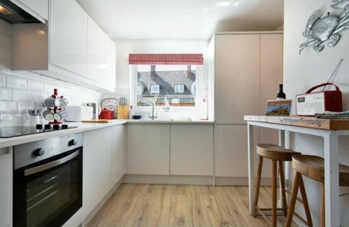 Bamburgh House | Dunford Cottage