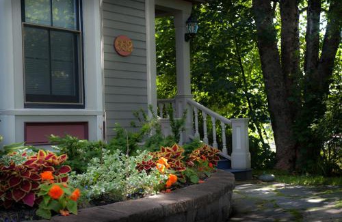 Baddeck Hotel | Dunlop Inn