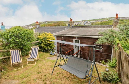 Little Haven Cottage | DUNNOCK COTTAGE, family friendly, with open fire in Broad Haven