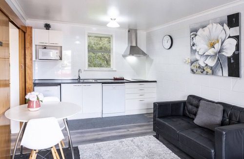 Taupo Hotel | Dunrovin Motel
