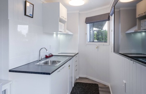 Taupo Hotel | Dunrovin Motel