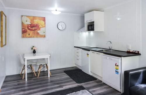 Taupo Hotel | Dunrovin Motel
