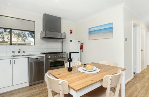 Quindalup Villa | Dunsborough Seaside Villa 5 - The Perfect Down South Location
