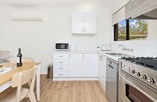 Quindalup Villa | Dunsborough Seaside Villa 5 - The Perfect Down South Location