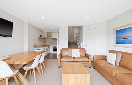 Cowes House | Dunsmore Lodge - sleeps 7