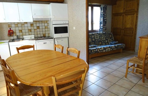La Chapelle-en-Valgodemard Apartment | Duplex apartment 6/8 people, south east balcony, swimming pool, jacuzzi