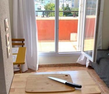 Port Guillaume Apartment | Duplex 2 pièces Port Cabourg - 2 à 4 personnes - Terrasse - Vue Port - Proche Plage