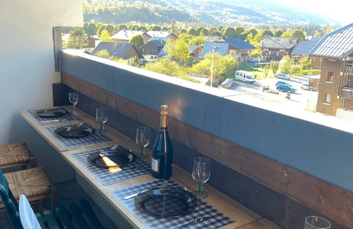 Samoens Apartment | Duplex 2min walk from village center, parking + lift