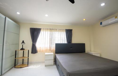 Phra Khanong Nuea Apartment | Duplex 3 Bedroom apartment on Sukhumvit at BTS Phra Khanong