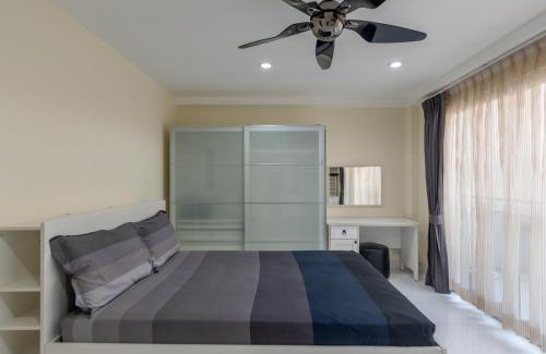 Phra Khanong Nuea Apartment | Duplex 3 Bedroom apartment on Sukhumvit at BTS Phra Khanong