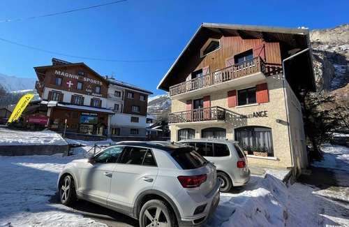 Valloire Apartment | Duplex 5 rooms, 12 people, South facing, WIFI, parking, sauna