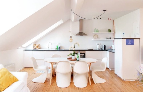 Brussels House | Duplex Apartment - Midi Station/Nespresso/kitchen