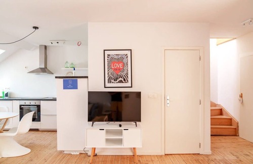 Brussels House | Duplex Apartment - Midi Station/Nespresso/kitchen