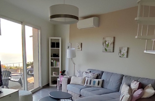 Molini Apartment | Duplex apartment with exceptional sea view in quiet residential area