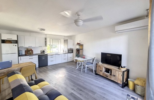 Centre-Ville Apartment | Duplex Avec 2 Chambres à 3 Minutes de la mer et du Centre Ville