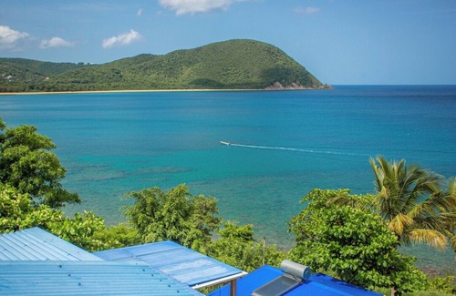 Rifflet Apartment | Duplex Avec vue Panoramique sur la Baie de Grande Anse Avec un Accès Directe mer